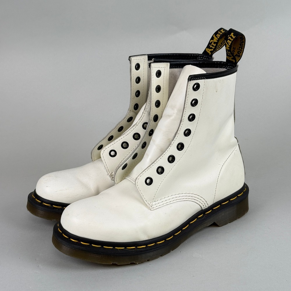 Dr. Martens 1460 Boots Womens size 8 White Leather 8-Eye - Picture 2 of 7